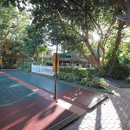 מלון פומפנו ביץ' Club Wyndham Sea Gardens מראה חיצוני תמונה